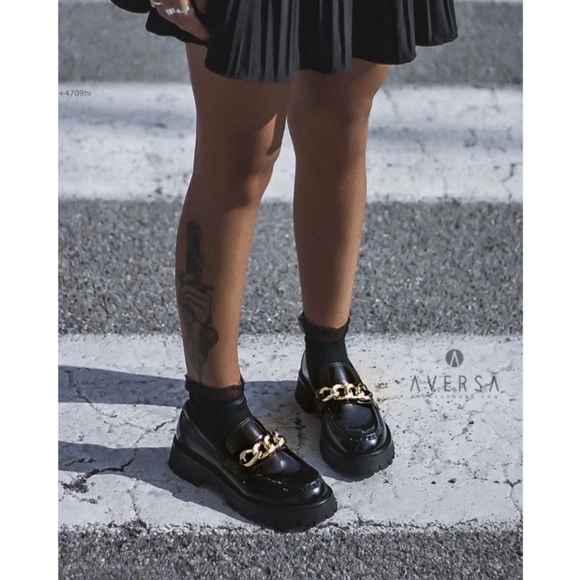 Jeffrey Campbell Black Loafers with Gold Chain - Picture 10 of 11